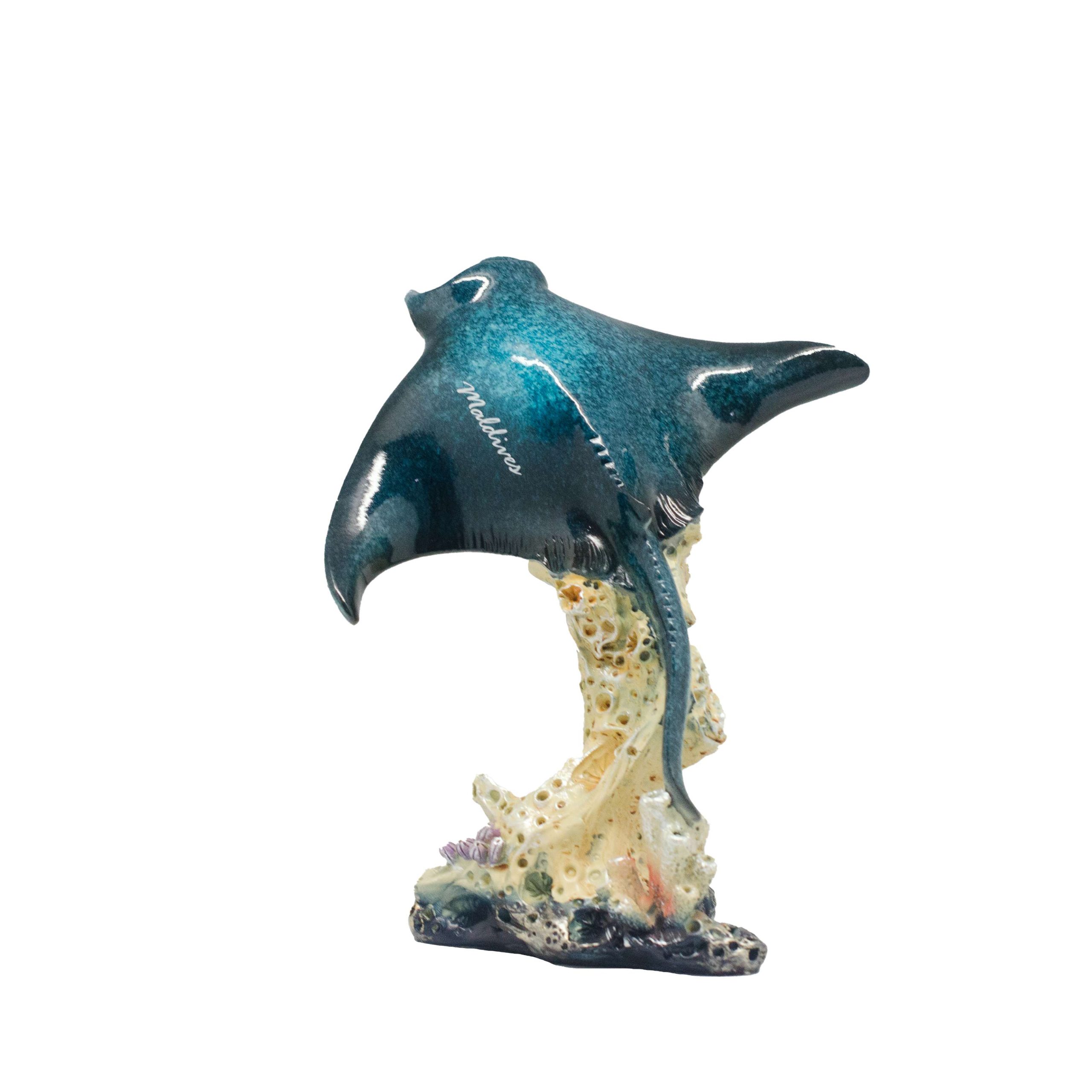 61176 (1) POLY MANTA ON CORAL BASE - Image 1